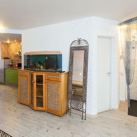 Apartment With Jacuzzi In Old Town Kaunas Buitenkant foto