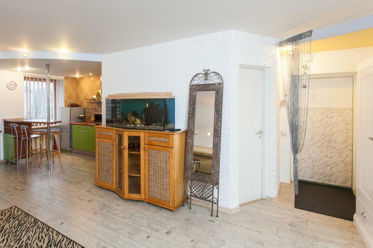 Apartment With Jacuzzi In Old Town Kaunas Buitenkant foto