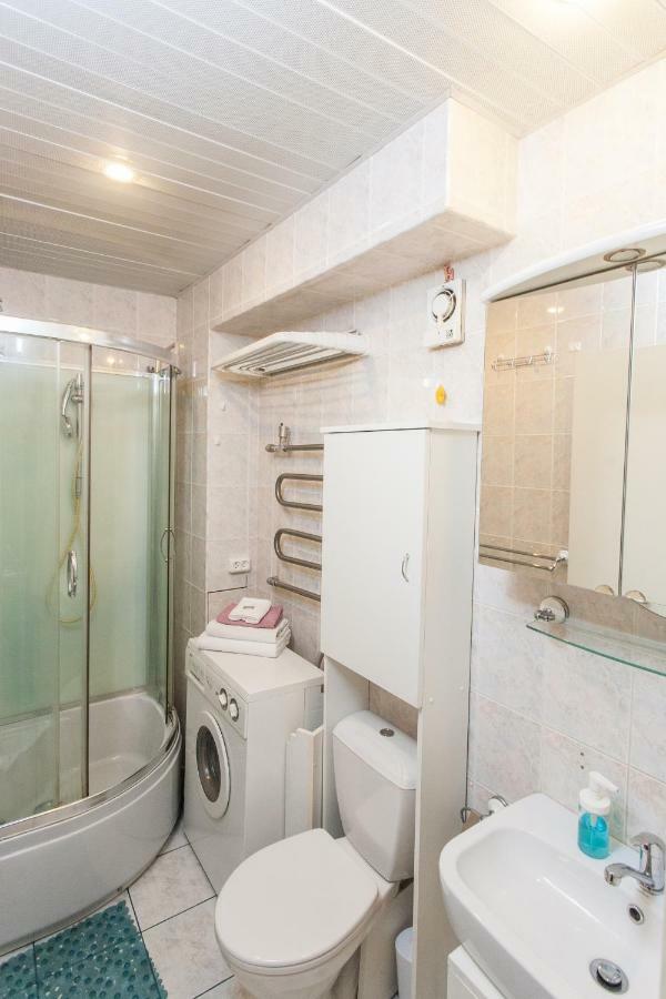 Apartment With Jacuzzi In Old Town Kaunas Buitenkant foto