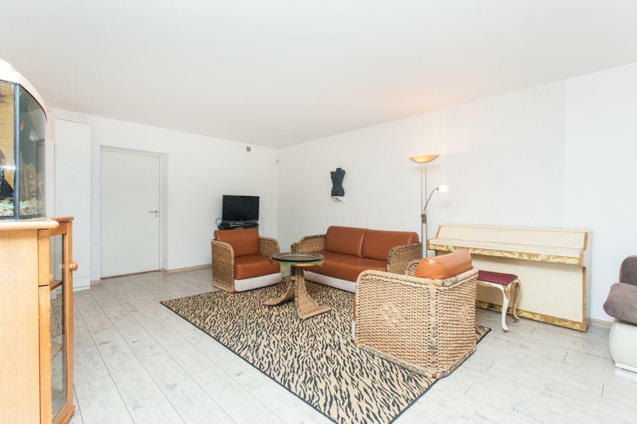 Apartment With Jacuzzi In Old Town Kaunas Buitenkant foto