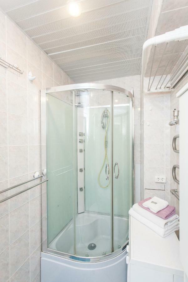 Apartment With Jacuzzi In Old Town Kaunas Buitenkant foto